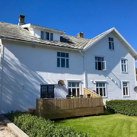 Angelas White House * Stamsund