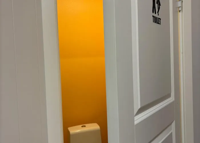 Angelas White House *